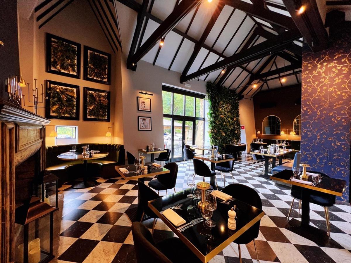 ביסטר The Chesterton Hotel מראה חיצוני תמונה