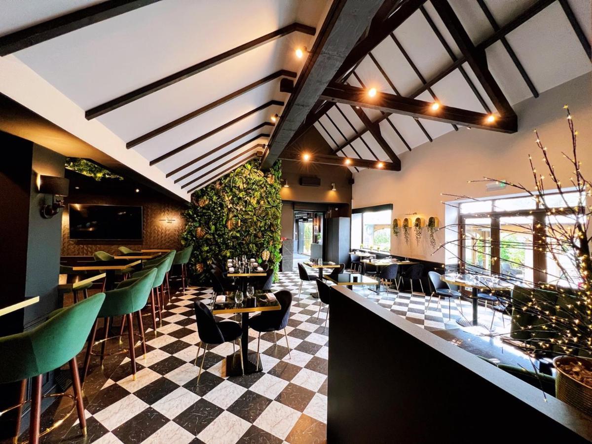 ביסטר The Chesterton Hotel מראה חיצוני תמונה