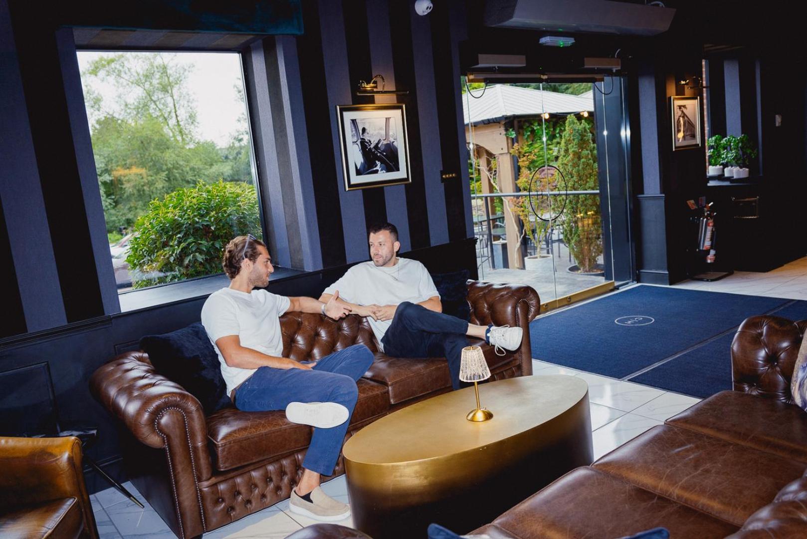 ביסטר The Chesterton Hotel מראה חיצוני תמונה
